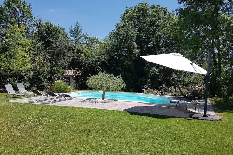 Villa with private pool located in the golden triangle near Albi