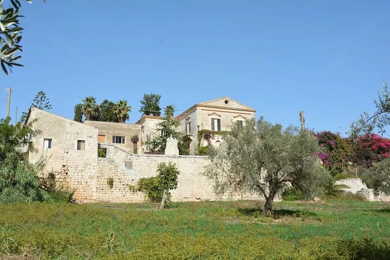 Dimora siciliana, giardino, piscina, wi-fi gratuito,orto biologico