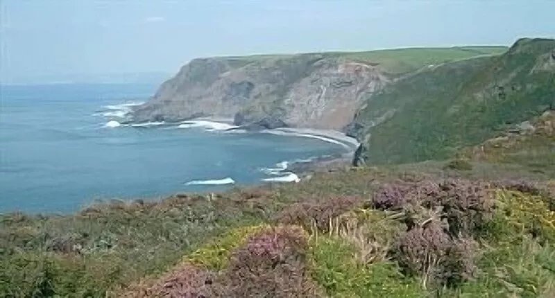 Country cottage near Boscastle  with parking, free WiFi & 6ft Bed