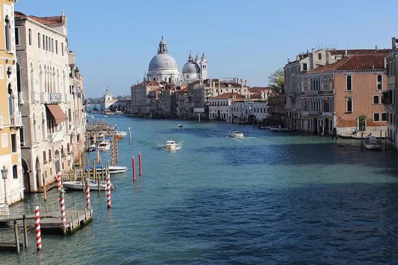 Economic apartment just steps from Venice