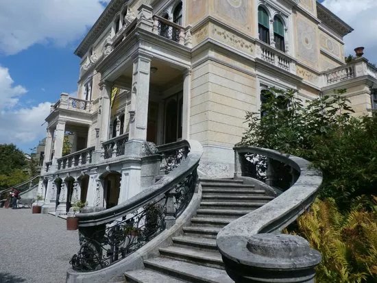 Heimatschutzzentrum in der Villa Patumbah