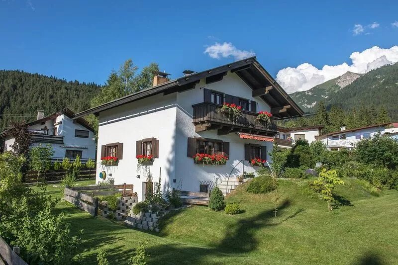 Cozy Tyrolean country house in Seefeld, can be lived in alone, quiet, close to