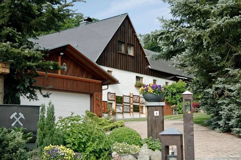 The house 'Waldblick' welcomes you to the ERZGEBIRGE!