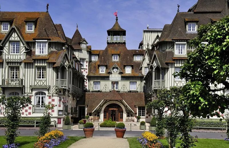 Bright house 800 m from the beach Deauville WI Fi