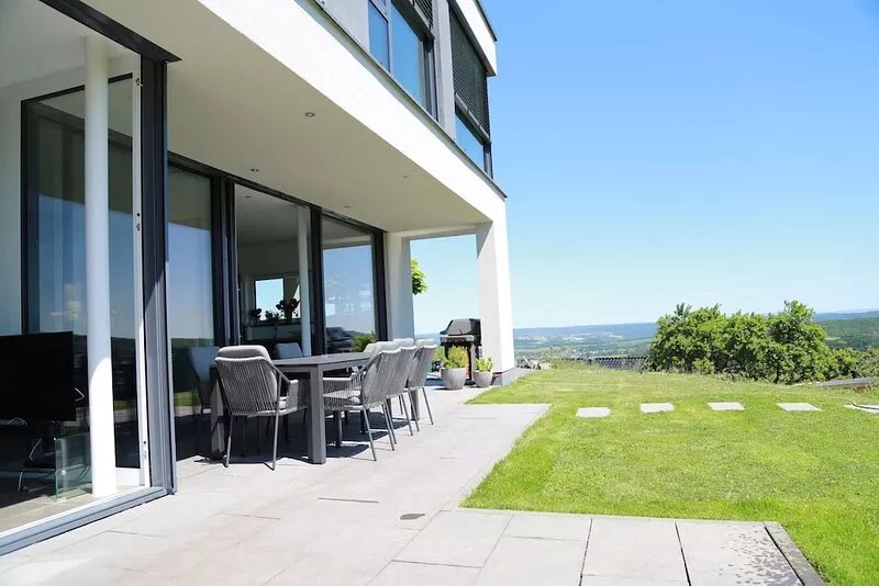 LUXURY NEW CONSTRUCTION in prime location: Eifel, Nürburgring, A61, panoramic