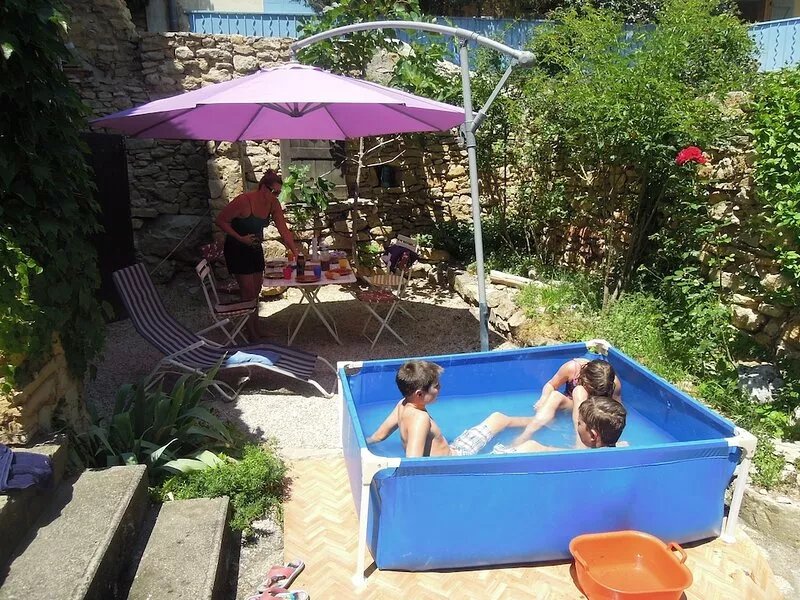 Quiet holiday in Provence in the middle area of the Cote du Rhone.