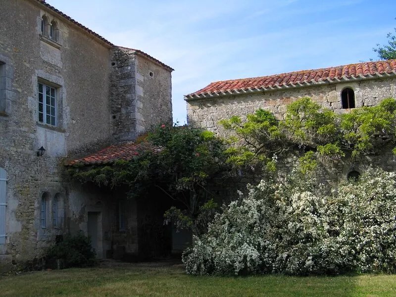 Sainte Hermine: Outstanding mansion of 16th century