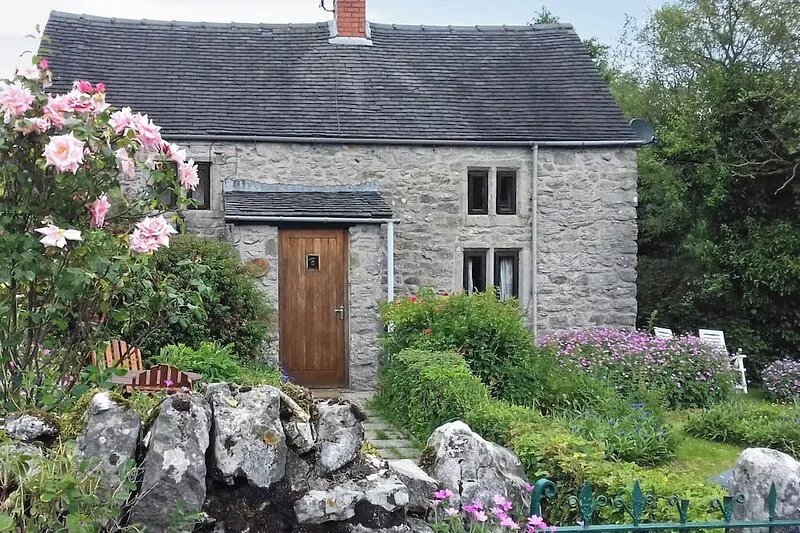 2 bedroom accommodation in Aldwark, near Matlock