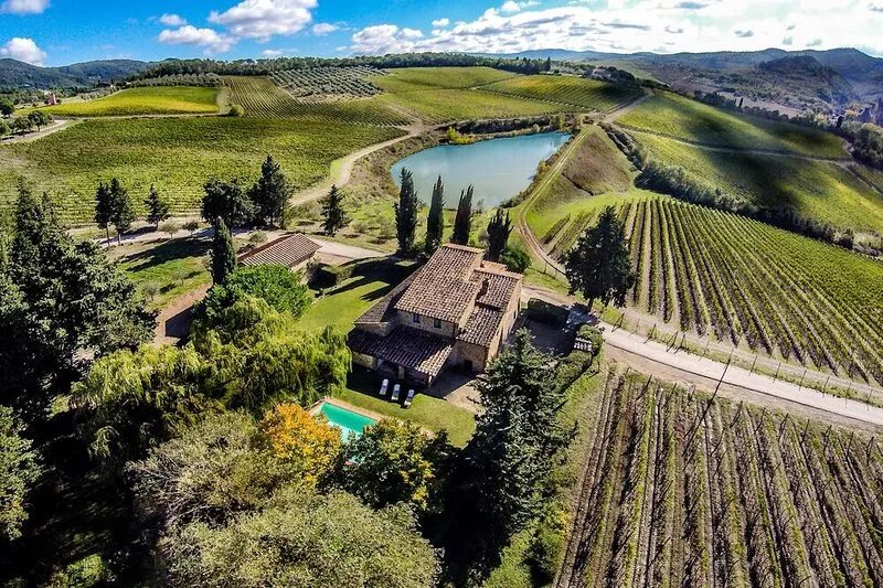 Charming Farmhouse with Private Pool among Vineyards