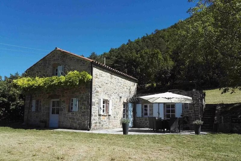 Charming 3*** riverside gite at the entrance to the Tarn gorges