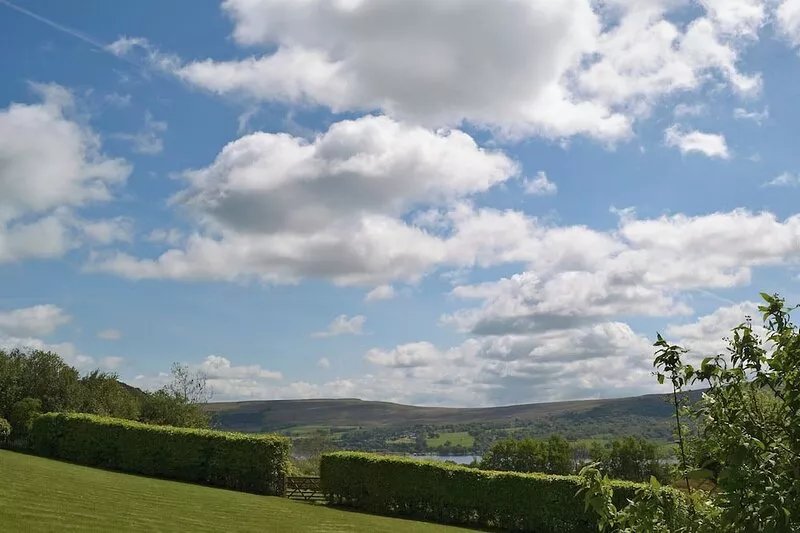 Stunning views over Ullswater from this modern open plan apartment.