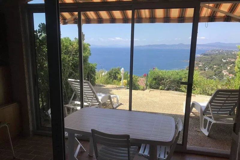House, panoramic sea view, 100 metres from the beach, swimming pool in the