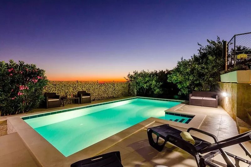 Villa Mateo - Three Bedroom Apartment with Terrace and Private Pool