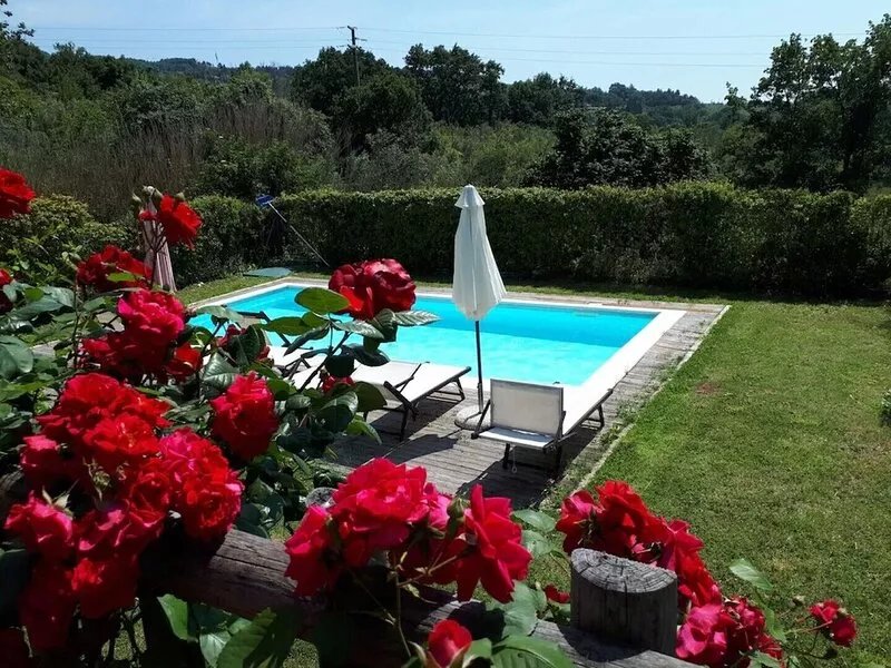 APARTMENT 4 PEOPLE IN COUNTRY VILLA WITH POOL