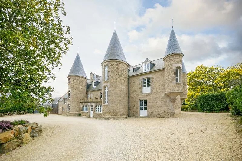 Charming house on the banks of the Rance