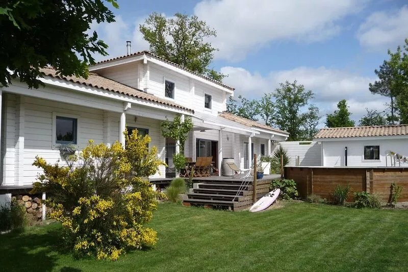 contemporary villa wooden large volume, heated pool, 4km beach, 2 to 10 pers