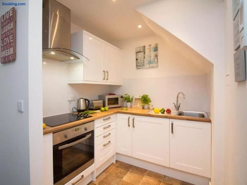 Beddoe Apartments