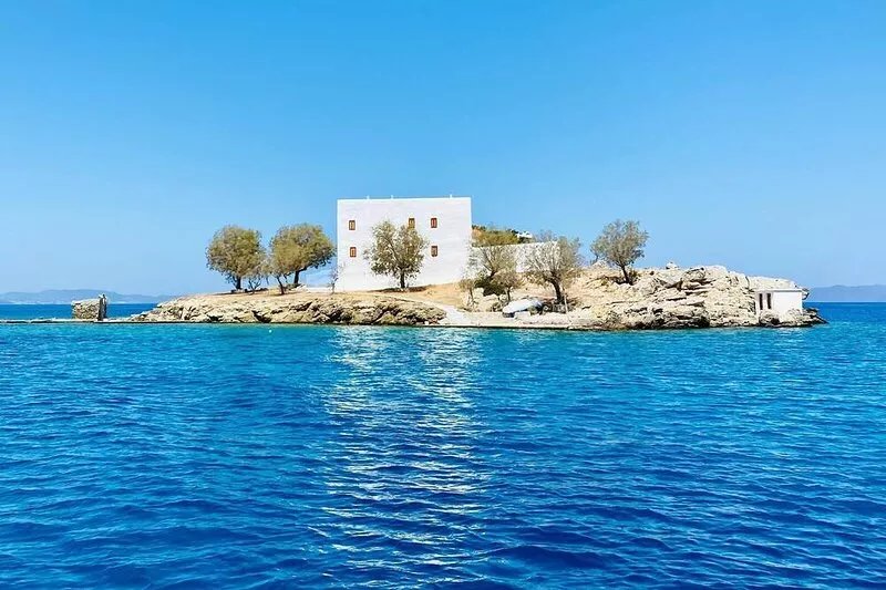 HOUSE OF CHARACTER IN THE HEART OF THE HISTORIC VILLAGE OF SYMI