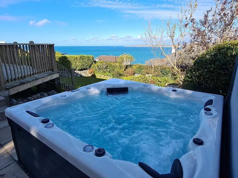 St Ives & Carbis Bay beach sea views with Hot Tub
