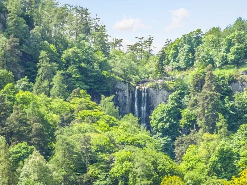 AWEL Y BERWYN, pet friendly, with a garden in Llangynog