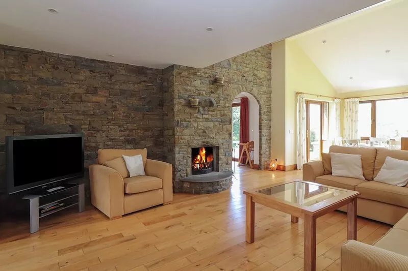 MEENTEOG, family friendly, with open fire in Glenbeigh, County Kerry