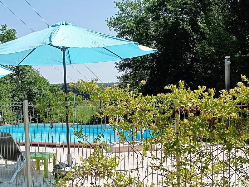'The Barn', A large 4 person gite with pool, in a quiet and restful location