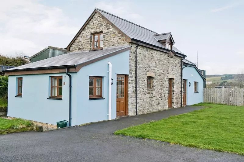 2 bedroom accommodation in Llanfarian, Aberystwyth