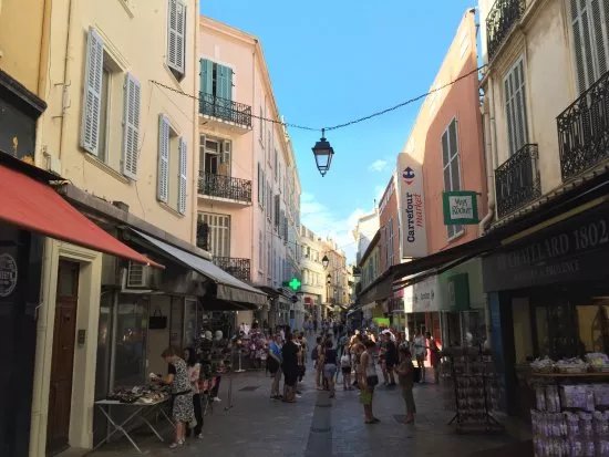 Rue Meynadier