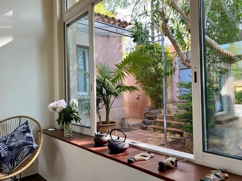 Villa,  with no vis-à-vis, at walking distance to the sea, restaurants and shops