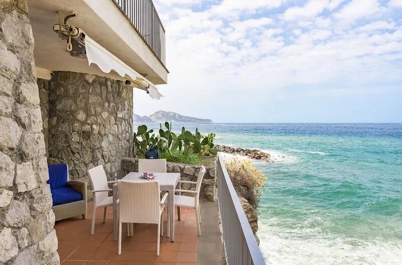 Enchanting panoramic Suite a few steps from the sea in the Sorrento Peninsula