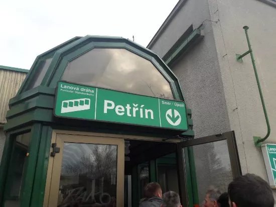 Lanova draha na Petrin (Rail on Petrin)