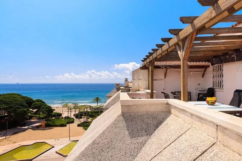 NEIA Penthouse with sea views, beach at 100m