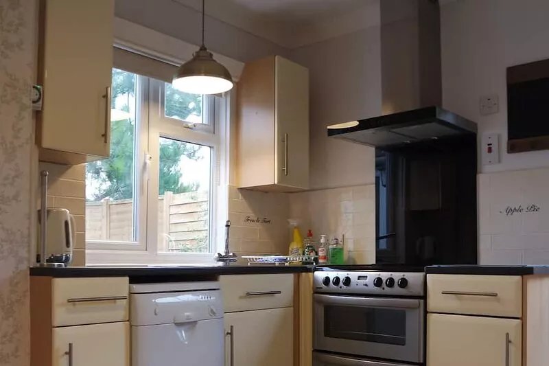 An attractive, pet friendly cottage, with enclosed south facing garden.