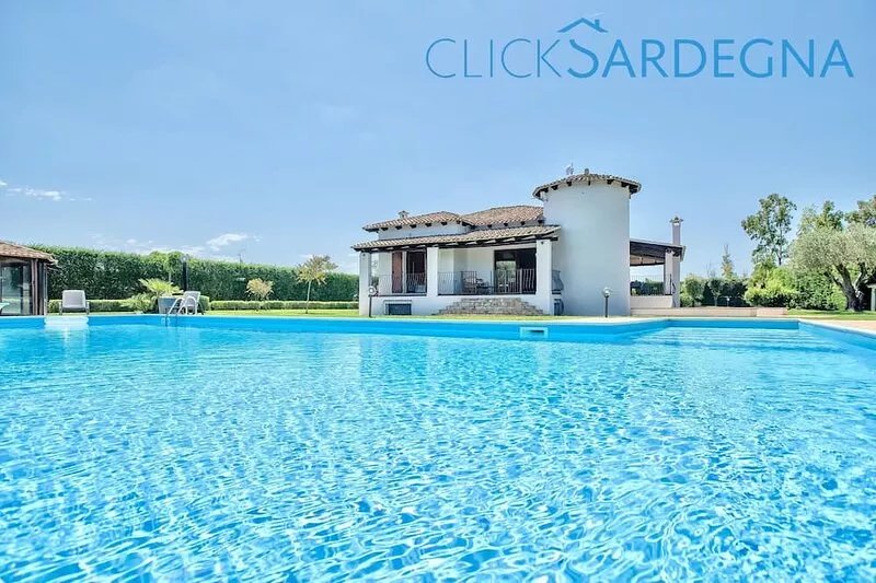 Alghero Independent villa for 10 people with private pool near the beach