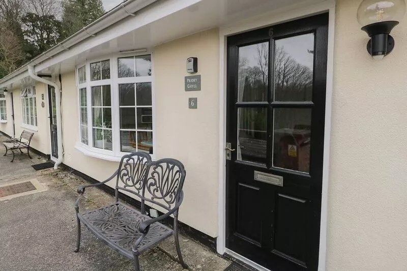 PRIORY GHYLL, family friendly, with a garden in Bowness-On-Windermere