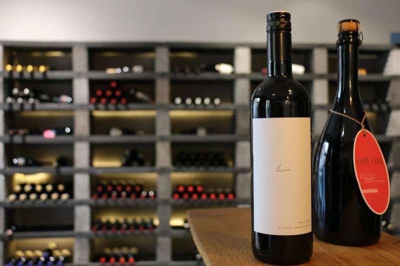 Raum & Wein - Weinhandlung und WeinBar