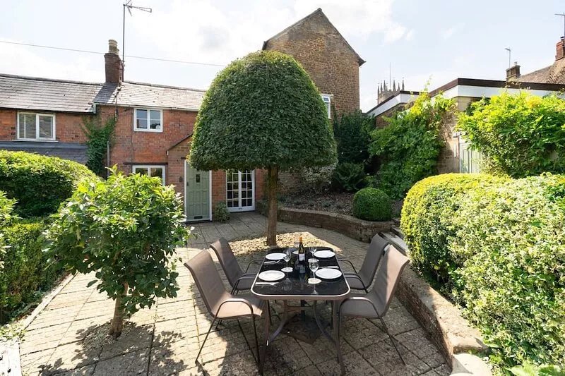 Delightful dog-friendly cottage - Orchard Cottage, Hook Norton