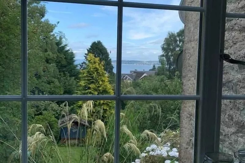 Cedarbank's - The Little Art House - dog friendly