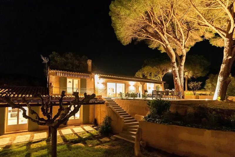 Magnificent Villa with exceptional view of the green hills of Les Saquèdes
