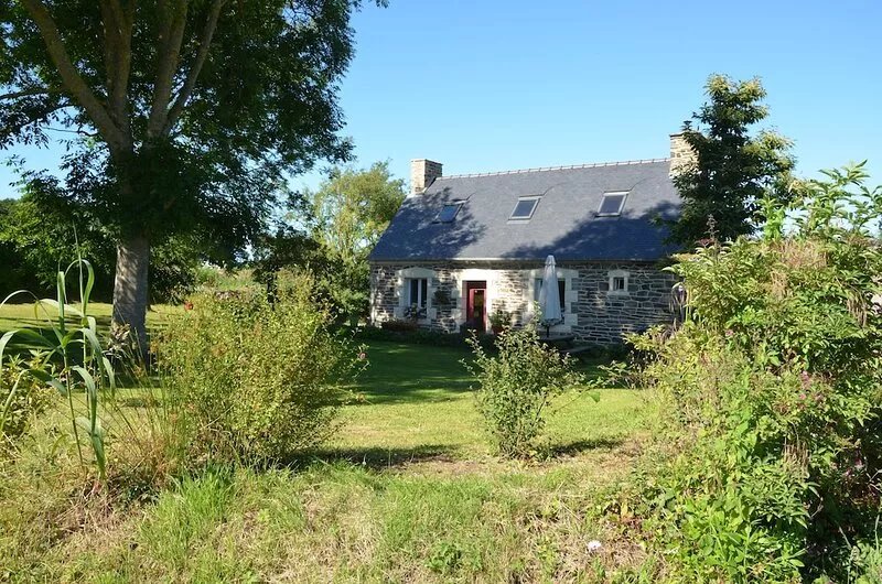 Quiet house between land and sea near Paimpol3* rated accommodation