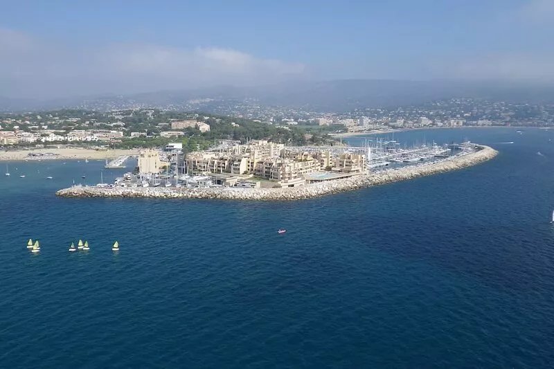 Sea/beach view apartment, PORT de BORMES, 2' walk from la Favière beach
