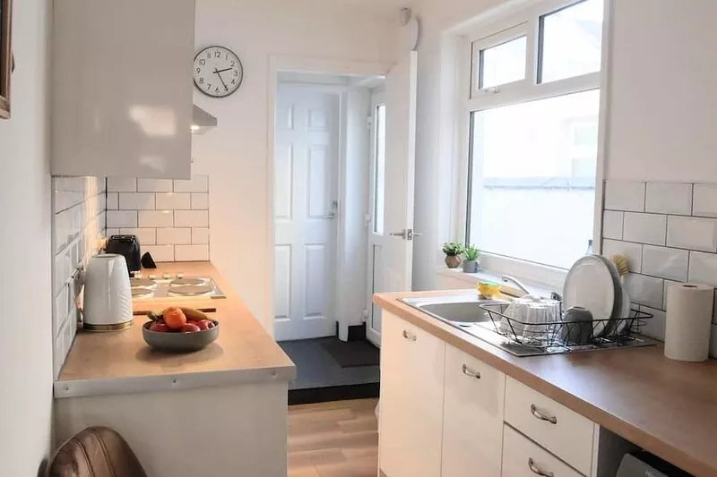 Contractors and  relocators - new 3-beds house