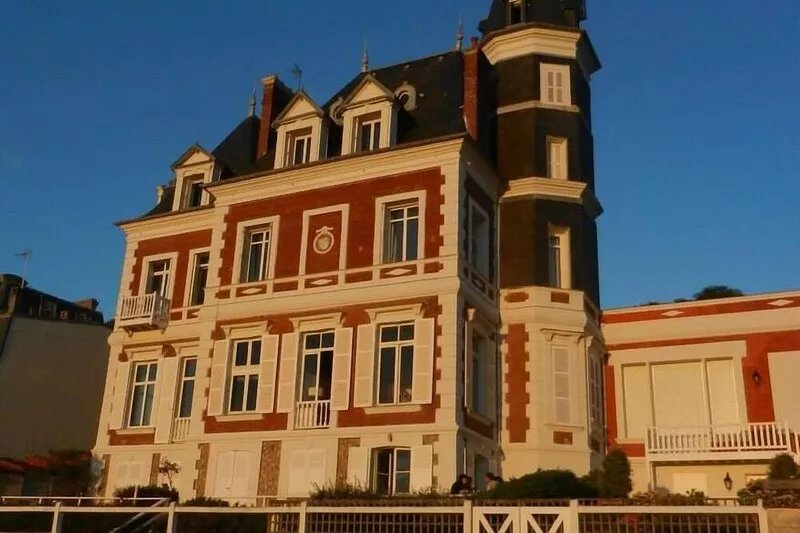 Apartment in villa classified on the beach of Trouville