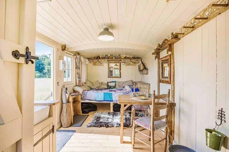 Shepherds Hut in the Cotswolds - Littlestock