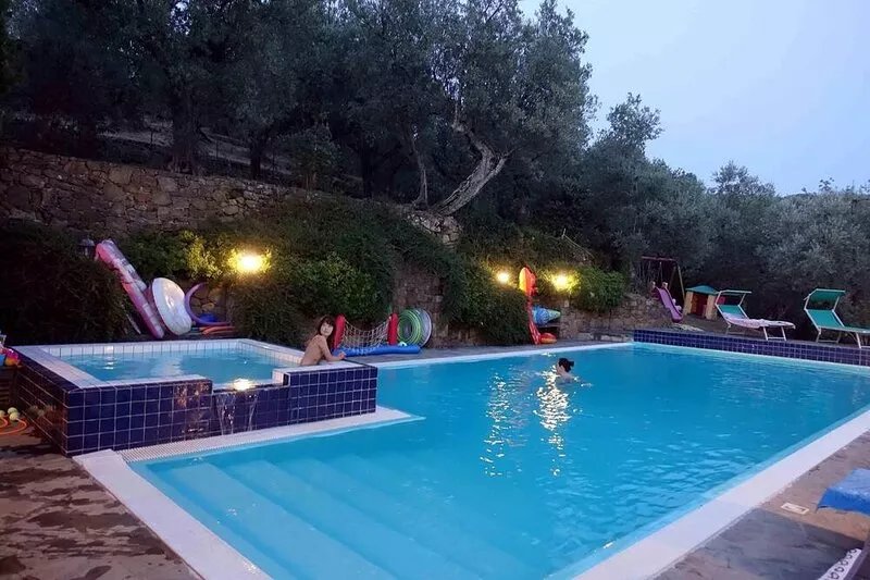 Exclusive villa near Vinci in private grounds with amazing views and great pool