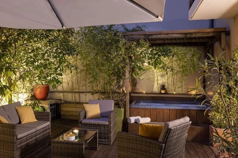 2 Br Terrace Apt in A Private House, 4 Guests, Room Service, Spa, Art