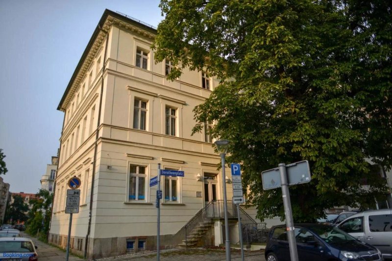 Apartment House Dorotheenplatz