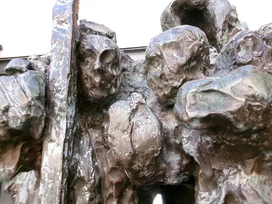 "Aggregamento" - Scultura in bronzo di Selim Abdullah