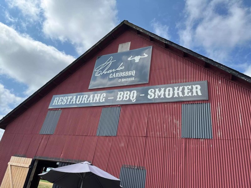 Charles Gardsbbq & Smoker
