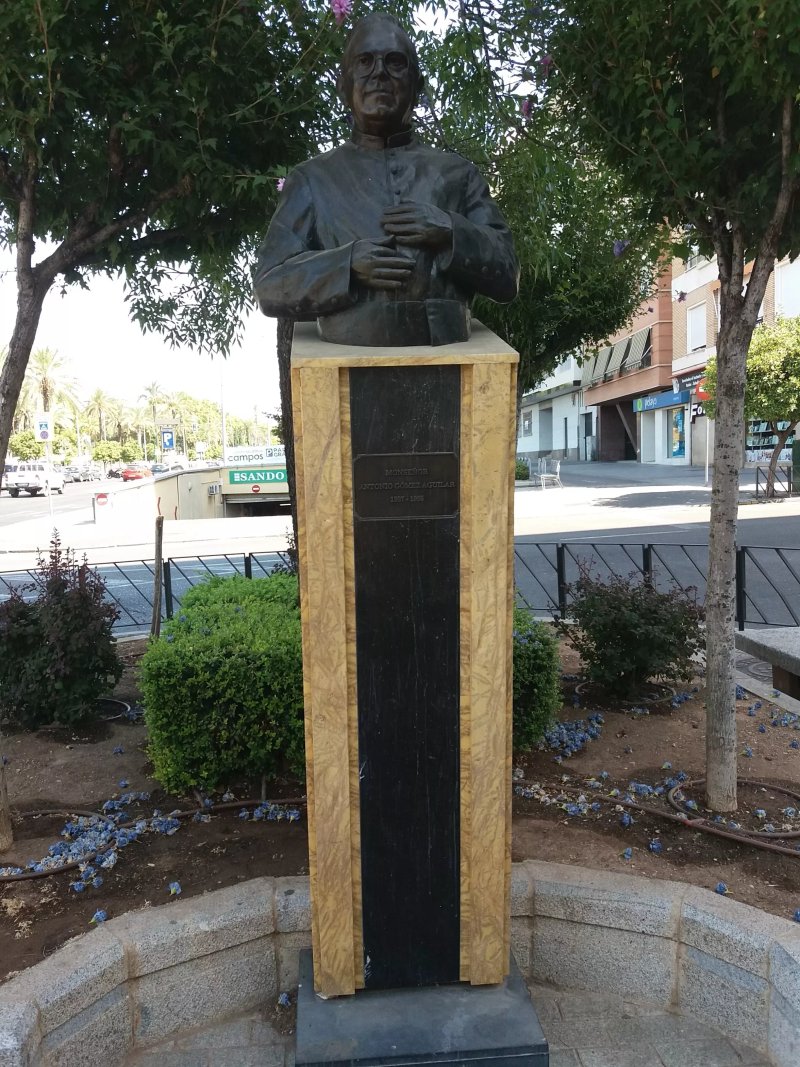 Busto Antonio Gomez Aguilar